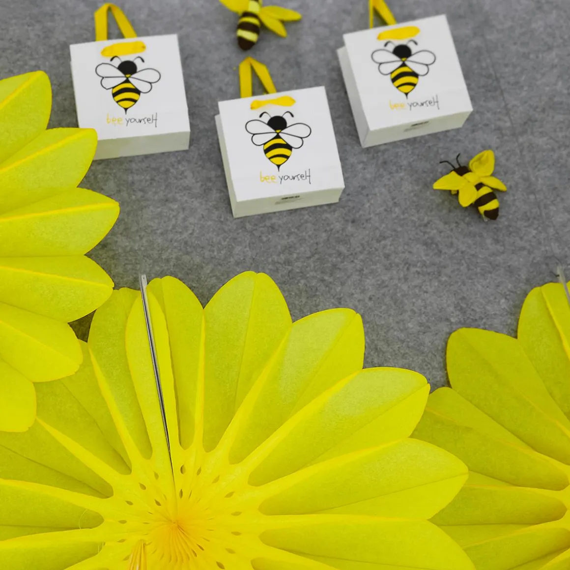 Abejas Decorativas 10-14 Cm, 5 Piezas