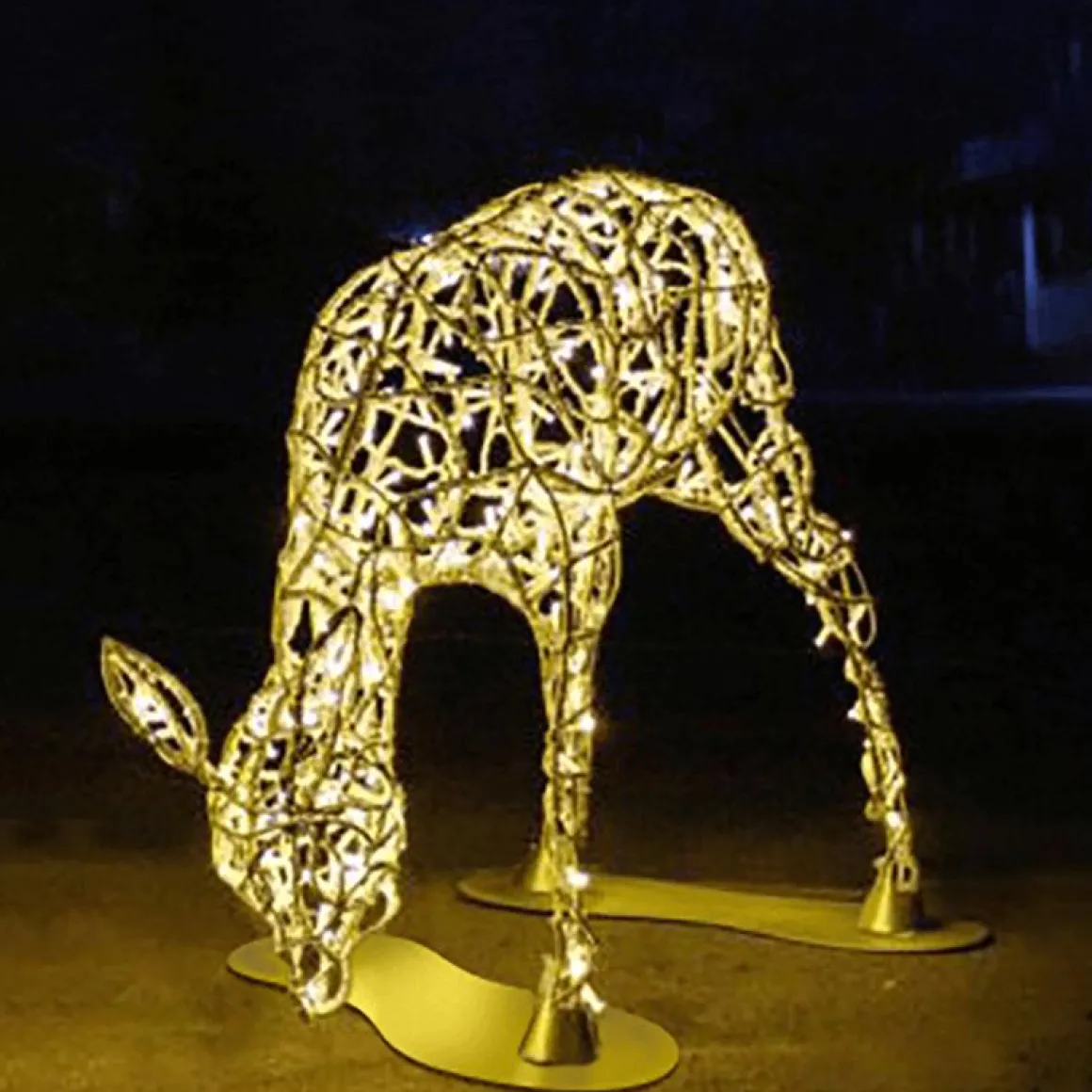 LED Fawn Hembra Para Exterior 100 Cm